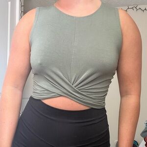 H&M Divided Small Twist Crop Top